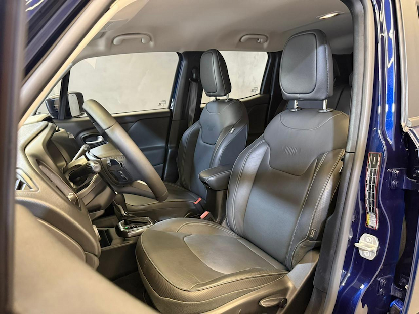 Foto do veículo JEEP RENEGADE  LGTD T270 2024 9.316 KM 118.900,00
