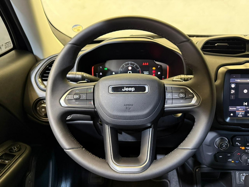 Foto do veículo JEEP RENEGADE  LGTD T270 2024 9.316 KM 118.900,00