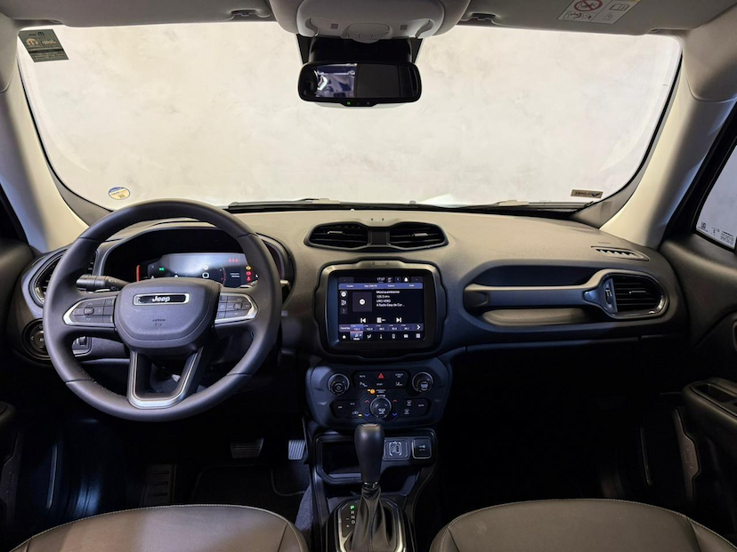Foto do veículo JEEP RENEGADE  LGTD T270 2024 9.316 KM 118.900,00