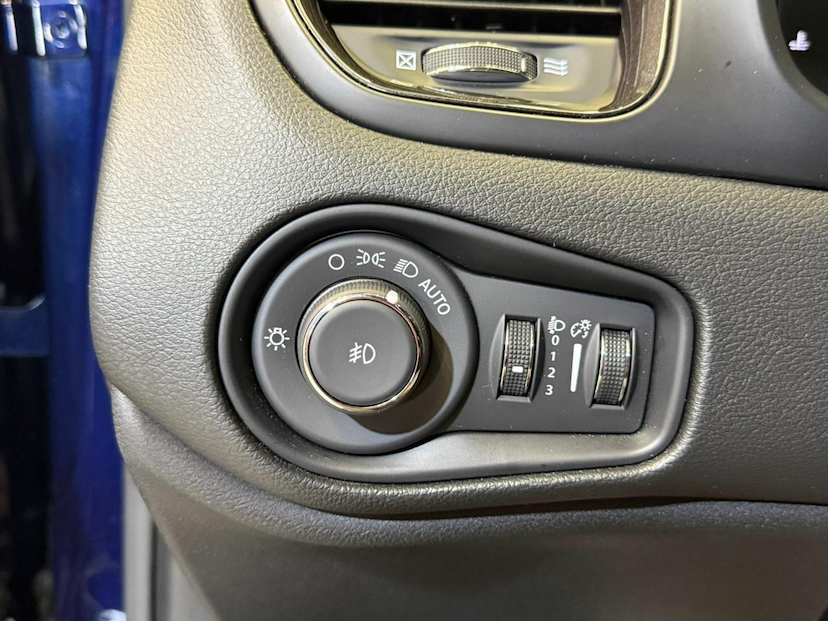 Foto do veículo JEEP RENEGADE  LGTD T270 2024 9.316 KM 118.900,00