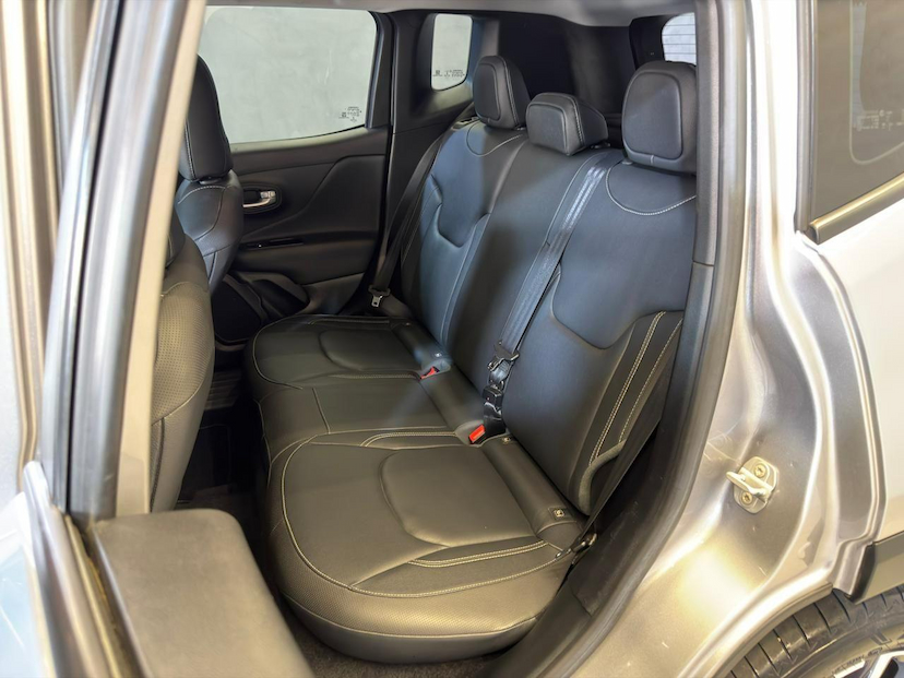 Foto do veículo JEEP RENEGADE  LGTD T270 2022 41.219 KM 102.900,00