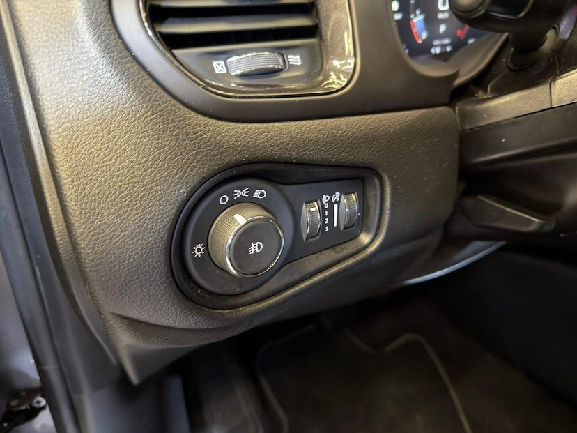 Foto do veículo JEEP RENEGADE  LGTD T270 2022 41.219 KM 102.900,00
