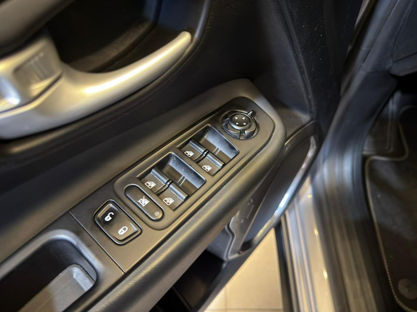 Foto do veículo JEEP RENEGADE  LGTD T270 2022 41.219 KM 102.900,00