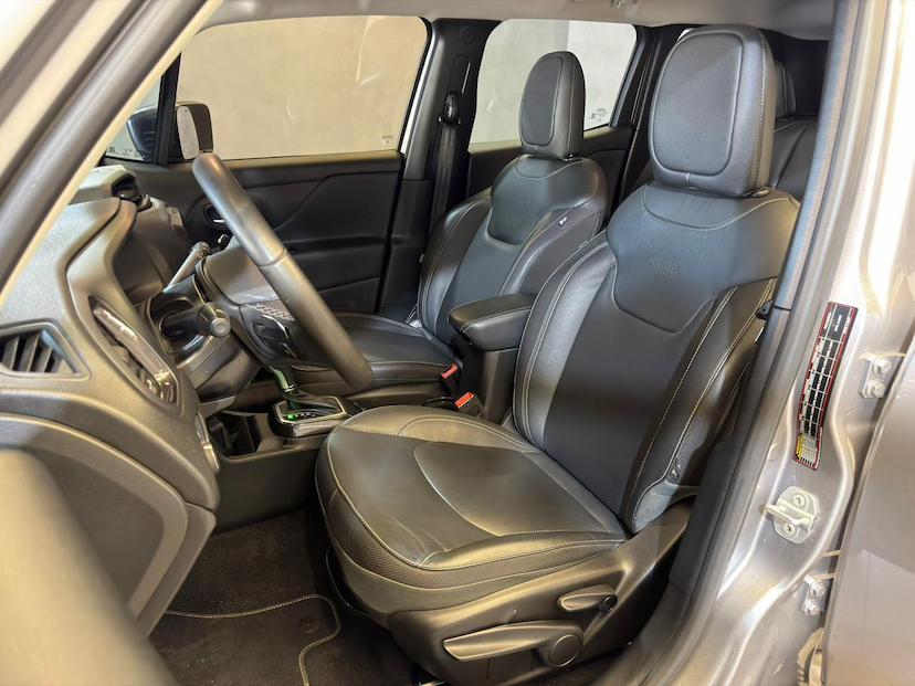Foto do veículo JEEP RENEGADE  LGTD T270 2022 41.219 KM 102.900,00