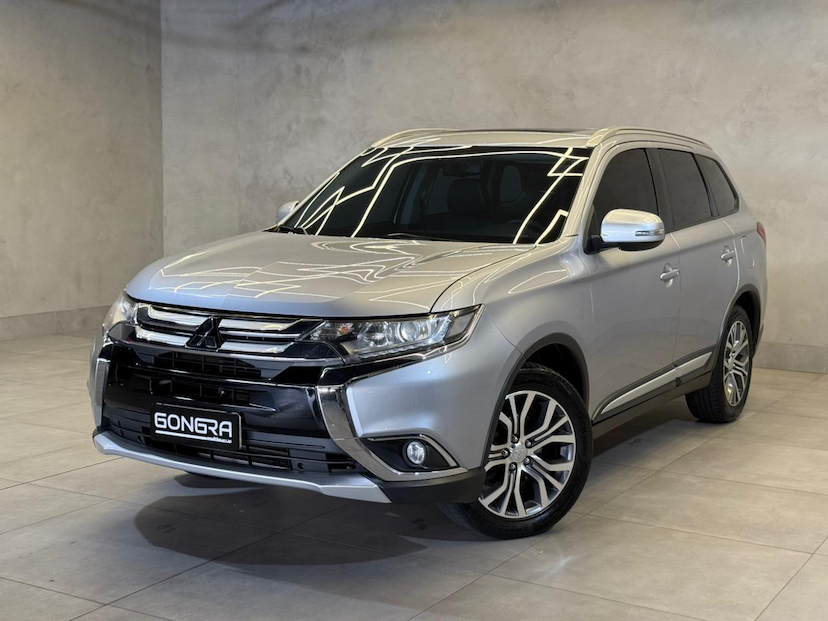 Foto do veículo MITSUBISHI OUTLANDER  2.0 COMFORT 7 LUGARES AUT 2018 90.506 KM 109.900,00