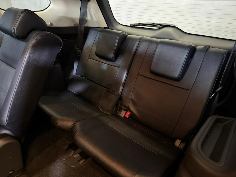 Foto do veículo MITSUBISHI OUTLANDER  2.0 COMFORT 7 LUGARES AUT 2018 90.506 KM 109.900,00
