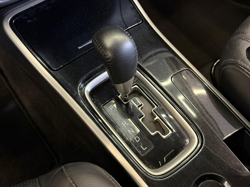 Foto do veículo MITSUBISHI OUTLANDER  2.0 COMFORT 7 LUGARES AUT 2018 90.506 KM 109.900,00