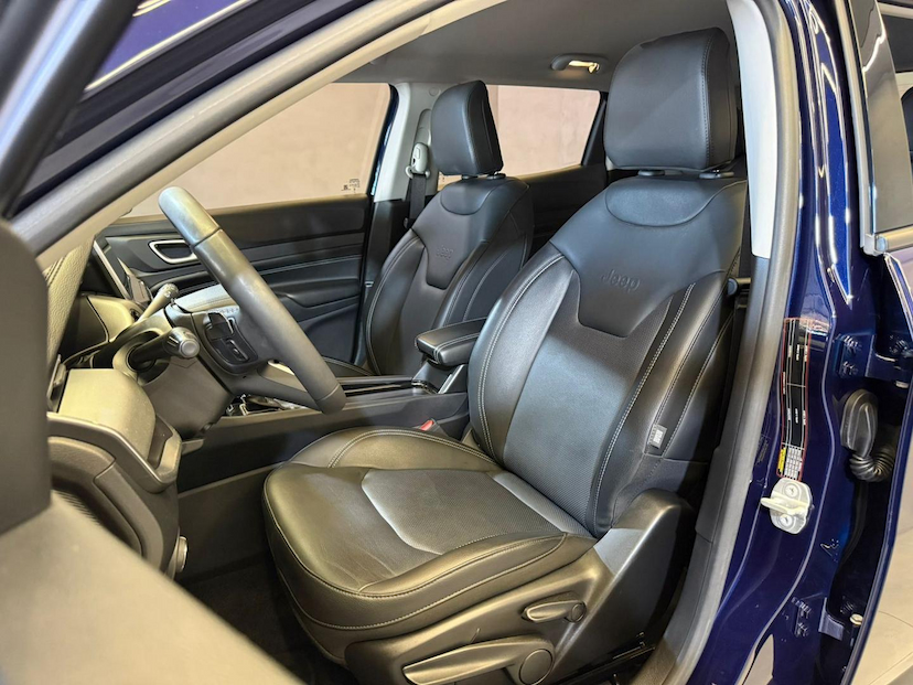 Foto do veículo JEEP COMPASS  LONG TF 2024 27.238 KM 139.900,00