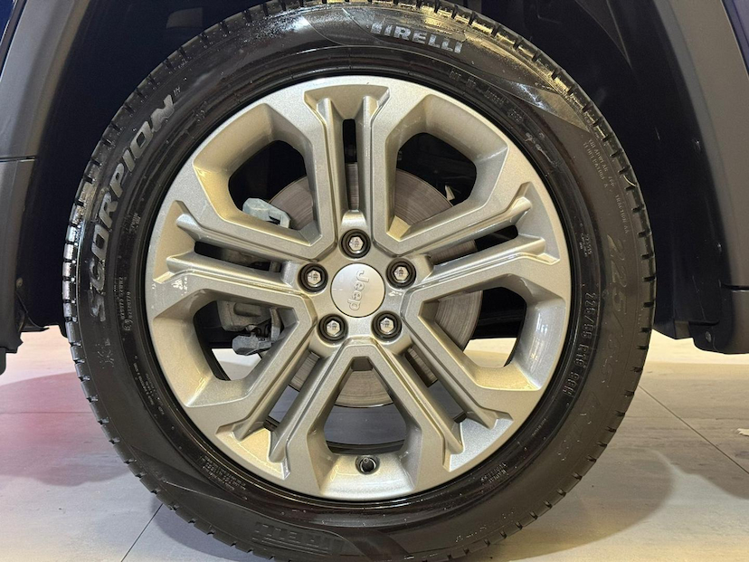 Foto do veículo JEEP COMPASS  LONG TF 2024 27.238 KM 139.900,00