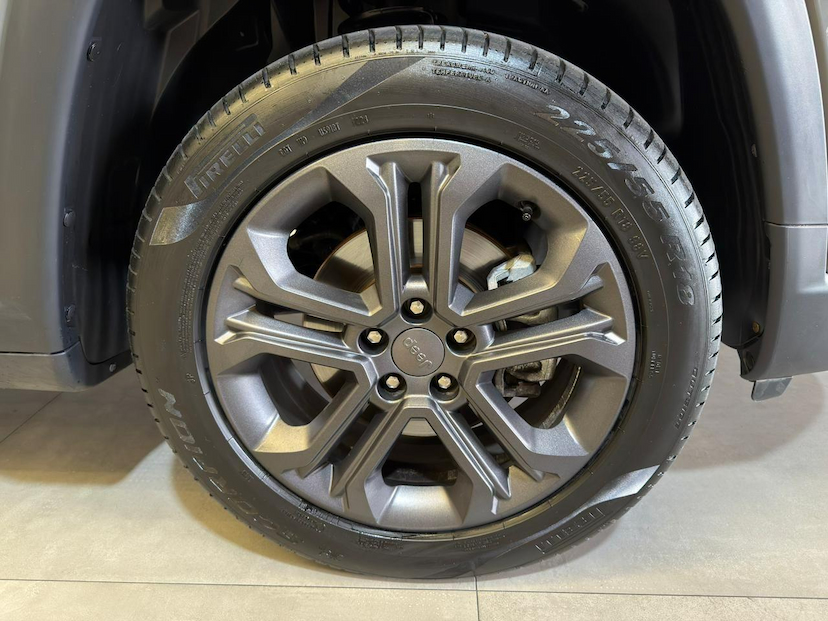 Foto do veículo JEEP COMPASS  LONG T 2025 14.336 KM 162.900,00
