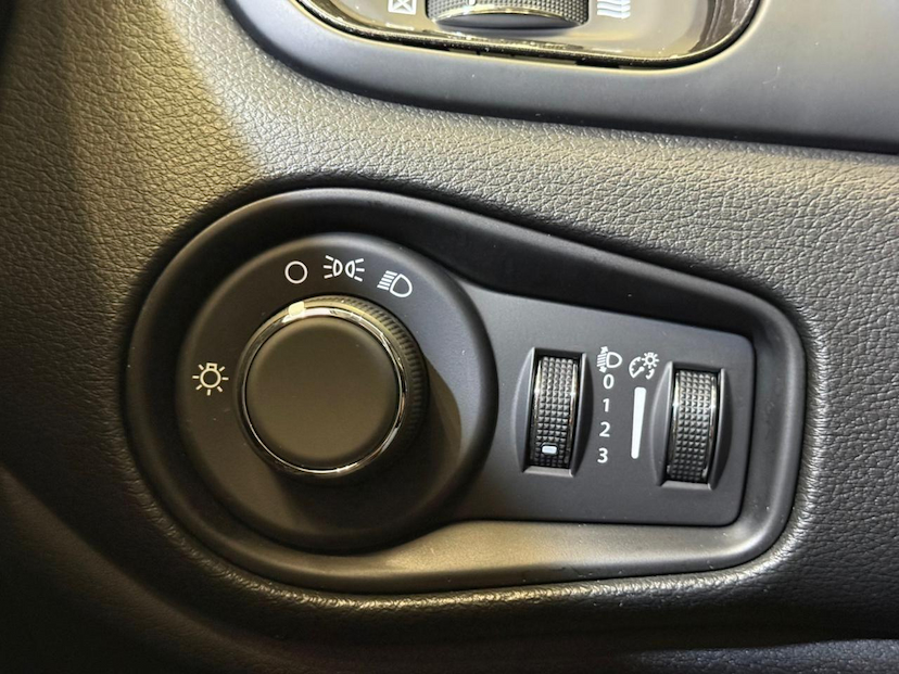 Foto do veículo JEEP RENEGADE  LGTD T270 2025 13.246 KM 129.900,00