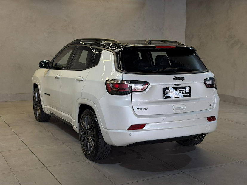 Foto do veículo JEEP COMPASS  SERIE S TF 2024 10.461 KM 189.900,00