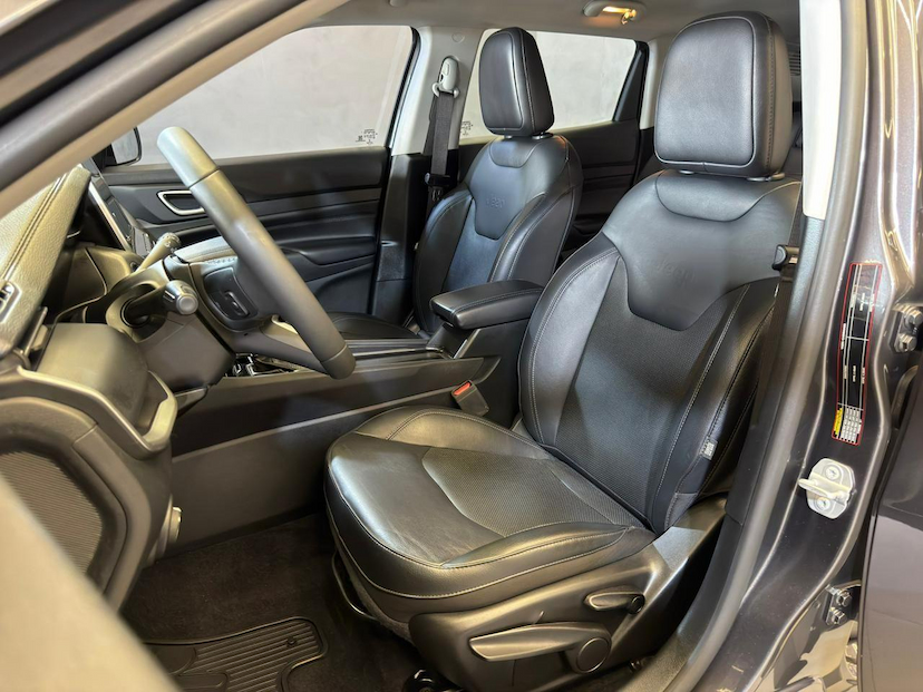Foto do veículo JEEP COMPASS  SPORT TF 2022 24.373 KM 114.900,00