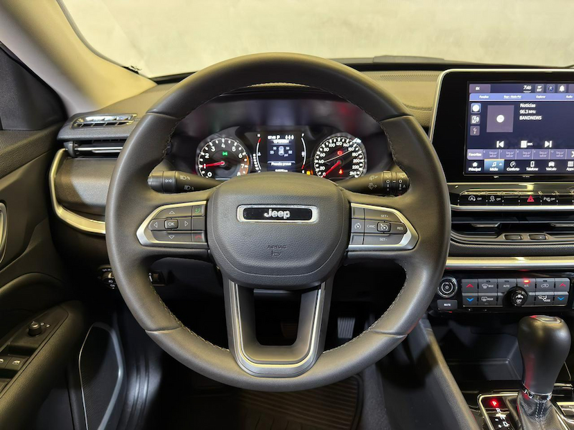 Foto do veículo JEEP COMPASS  SPORT TF 2022 24.373 KM 114.900,00