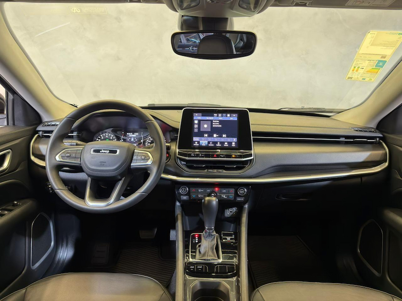 Foto do veículo JEEP COMPASS  SPORT TF 2022 24.373 KM 114.900,00