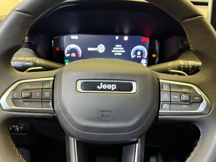 Foto do veículo JEEP COMMANDER  LIMITED T270 TURBO FLEX 2024 31.254 KM 169.900,00