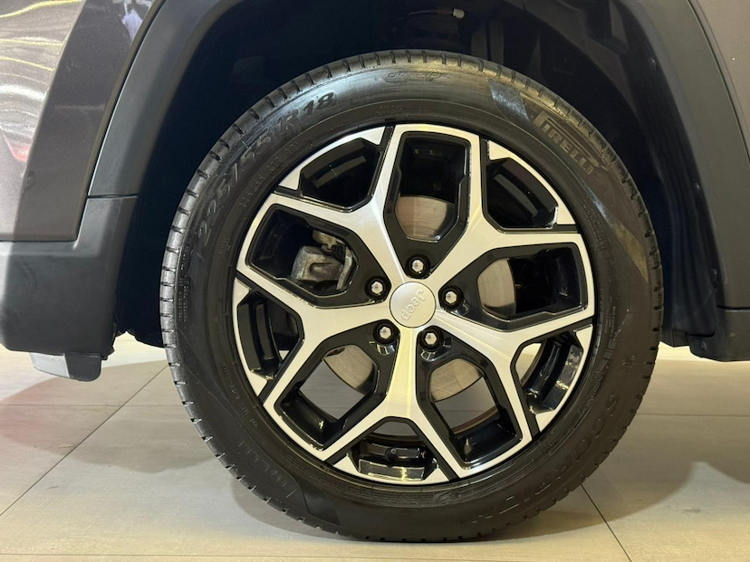 Foto do veículo JEEP COMPASS  LONG T 2025 8.372 KM 156.900,00