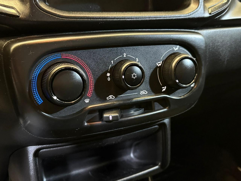 Foto do veículo FIAT STRADA  ENDURANCE 1.3 FLEX 8V CS 2025 10.336 KM 82.900,00