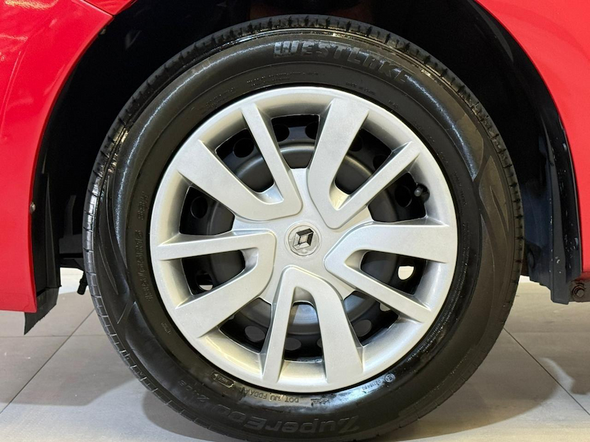 Foto do veículo RENAULT SANDERO  AUTH 10 2015 87.155 KM 33.900,00