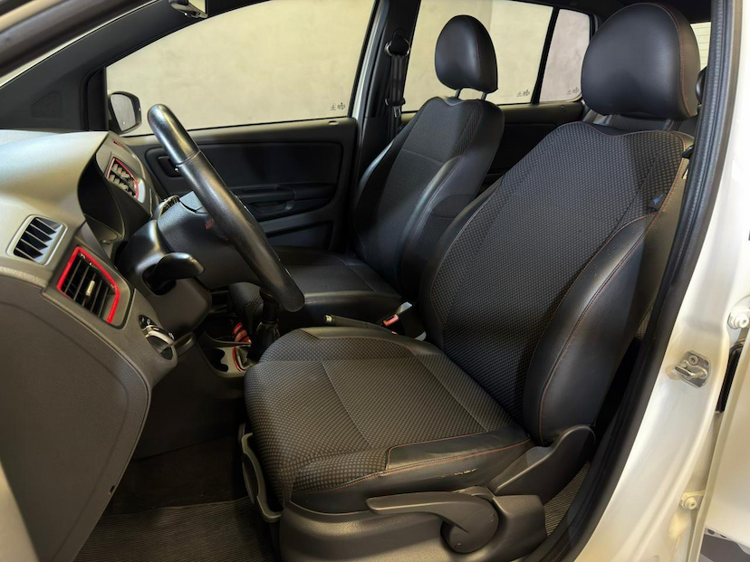 Foto do veículo VOLKSWAGEN FOX  ROCK IN RIO 2014 63.655 KM 51.900,00