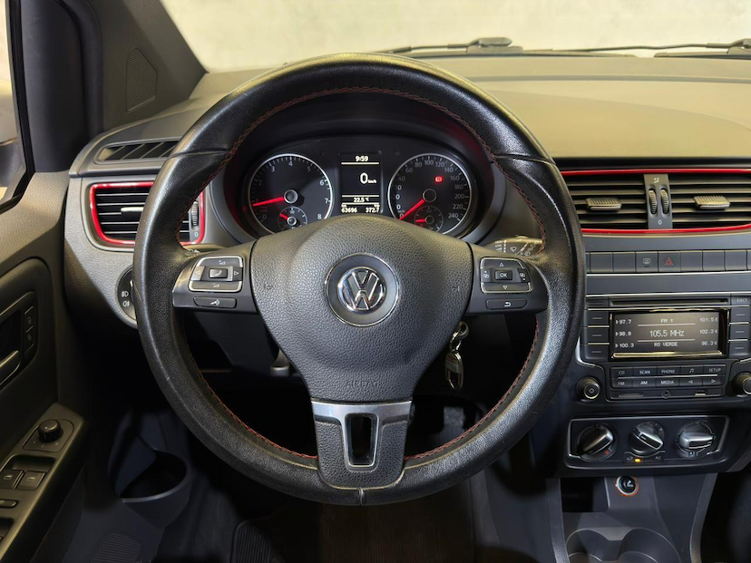 Foto do veículo VOLKSWAGEN FOX  ROCK IN RIO 2014 63.655 KM 51.900,00