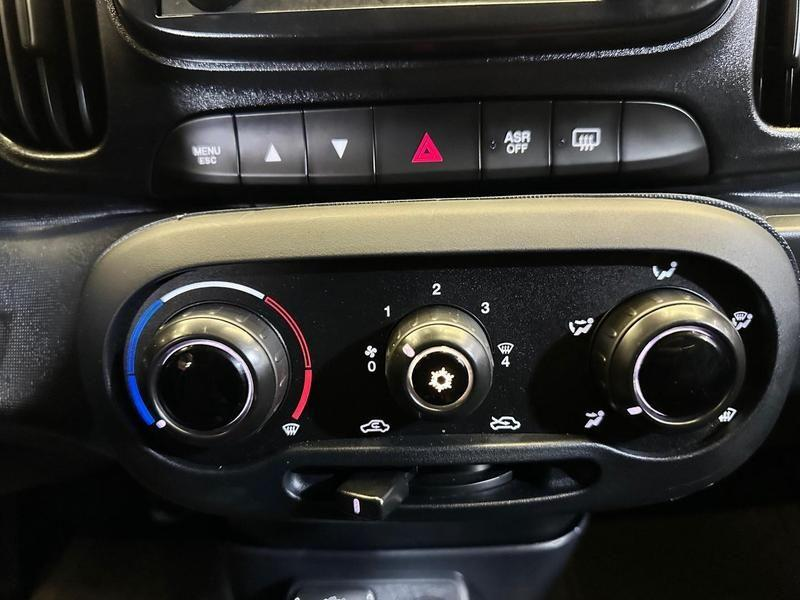 Foto do veículo FIAT MOBI  TREKKING 1.0MT 2025 16.764 KM 65.900,00