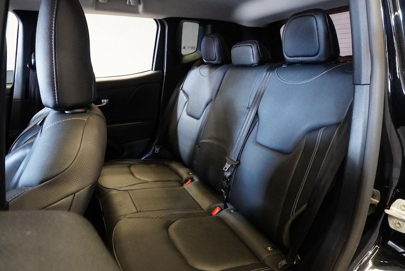 Foto do veículo JEEP RENEGADE  LONGITUDE T270 1.3 TB 4X2 FLEX AUT 2024 32.547 KM 106.900,00