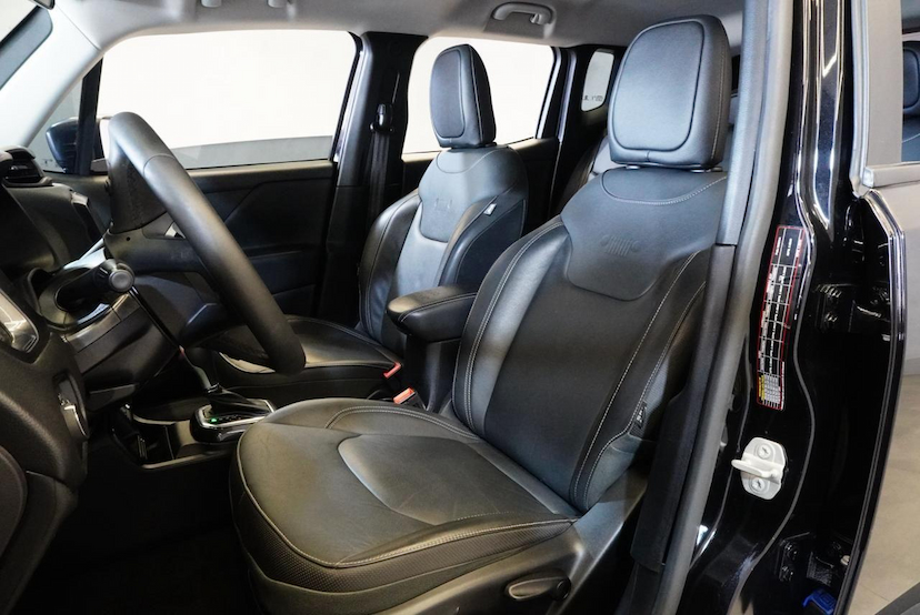 Foto do veículo JEEP RENEGADE  LONGITUDE T270 1.3 TB 4X2 FLEX AUT 2024 32.547 KM 106.900,00