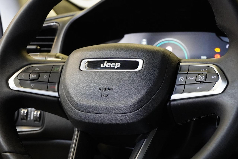 Foto do veículo JEEP RENEGADE  LONGITUDE T270 1.3 TB 4X2 FLEX AUT 2024 32.547 KM 106.900,00