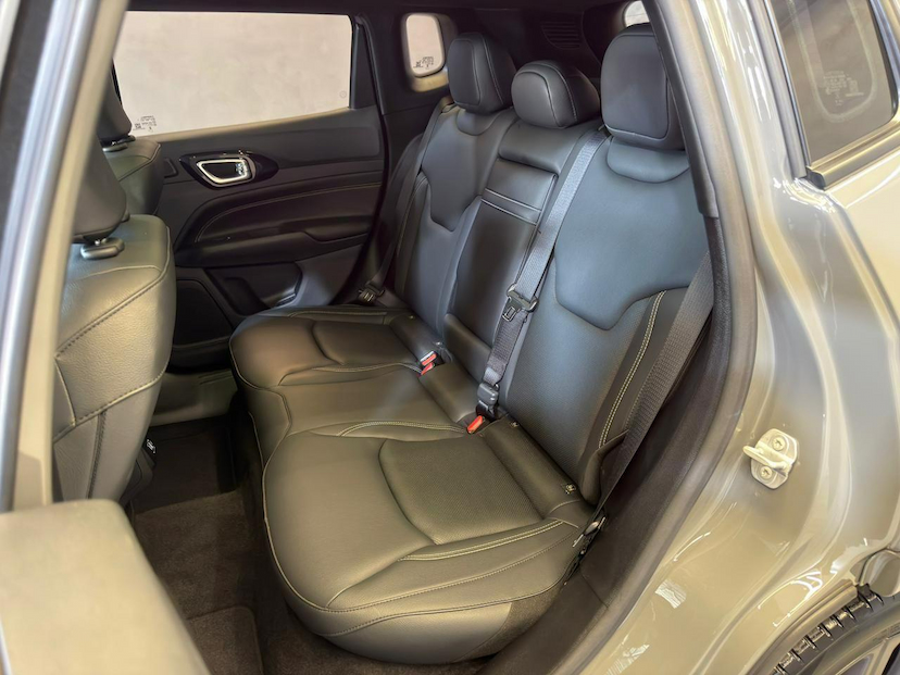 Foto do veículo JEEP COMPASS  SERIE S T 2025 18.232 KM 182.900,00
