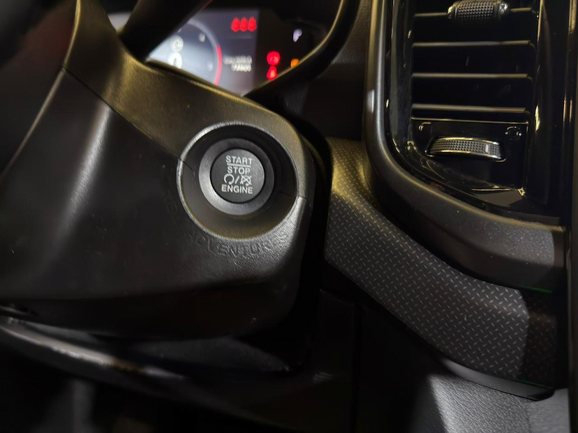 Foto do veículo FIAT TORO  ULTRA AT9 4X4 2024 2.202 KM 164.900,00