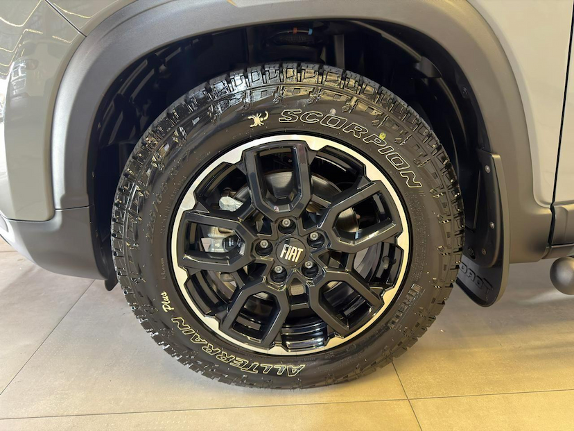 Foto do veículo FIAT TORO  ULTRA AT9 4X4 2024 2.202 KM 164.900,00