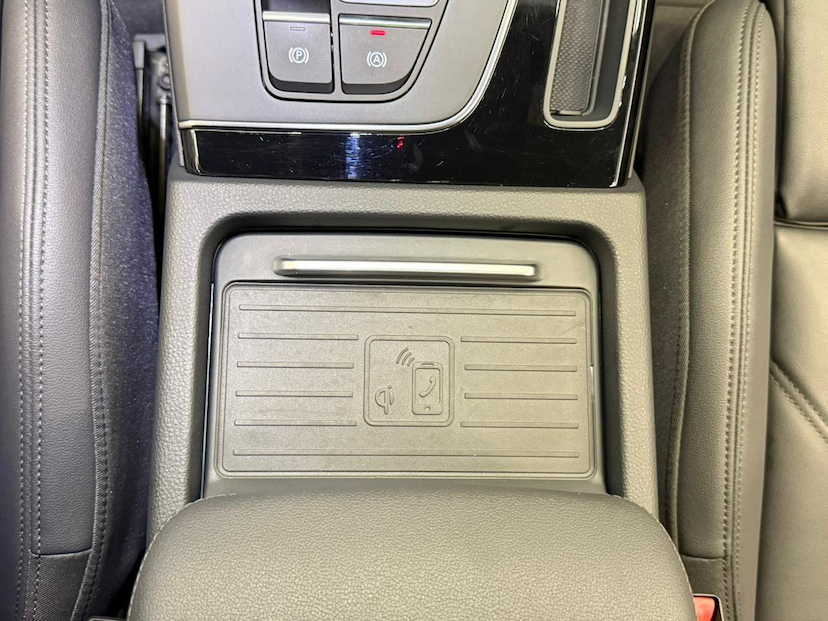 Foto do veículo AUDI Q5  SPORTBACK PHEV PERFORMANCE 2.0 TFSI QUATTRO 2023 11.000 KM 299.900,00