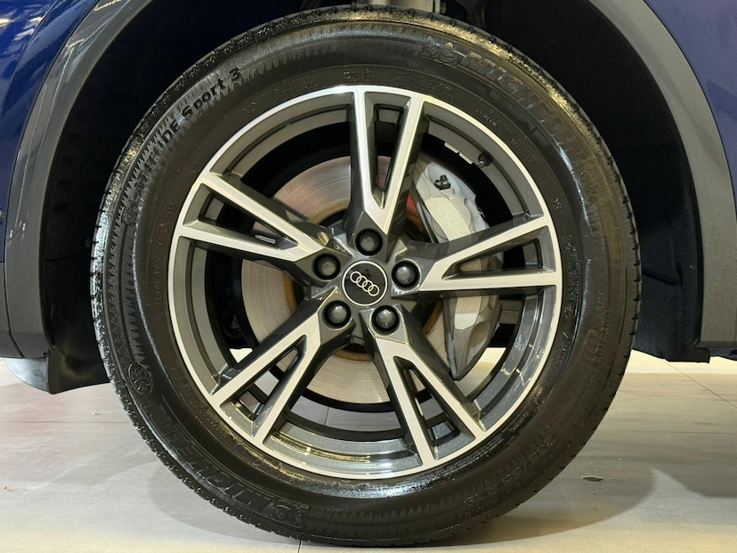 Foto do veículo AUDI Q5  SPORTBACK PHEV PERFORMANCE 2.0 TFSI QUATTRO 2023 11.000 KM 299.900,00