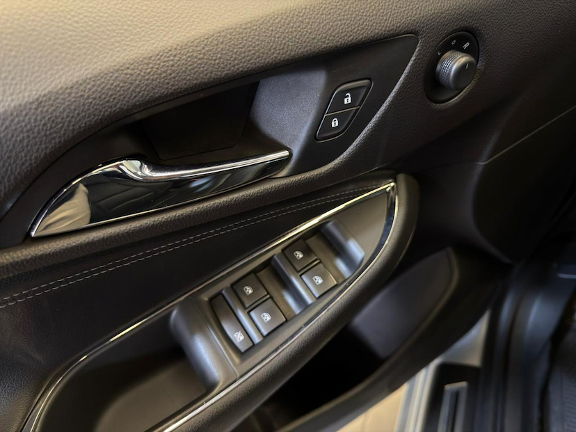 Foto do veículo CHEVROLET CRUZE CHEV  LT NB AT 2018 68.500 KM 87.900,00