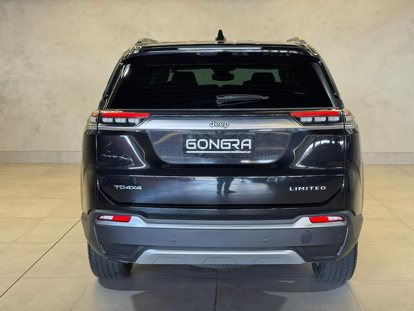 Foto do veículo JEEP COMMANDER  LIMITED TD380 4X4 TURBO DIESEL 2023 38.944 KM 189.900,00