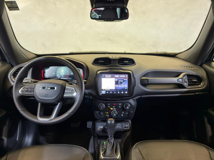 Foto do veículo JEEP RENEGADE  S T2704X4 2023 33.189 KM 118.900,00