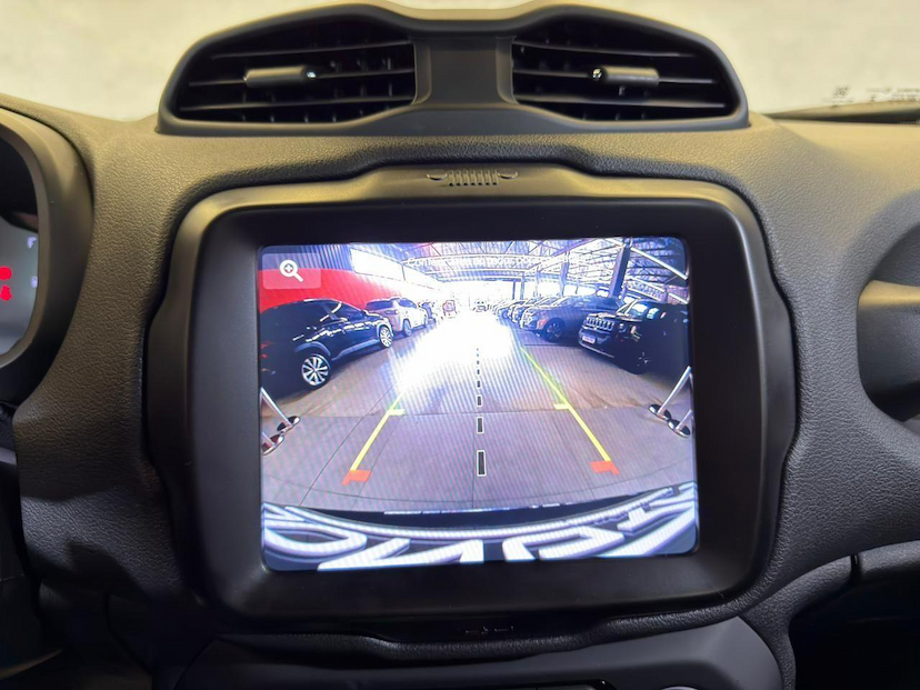 Foto do veículo JEEP RENEGADE  S T2704X4 2023 33.189 KM 118.900,00
