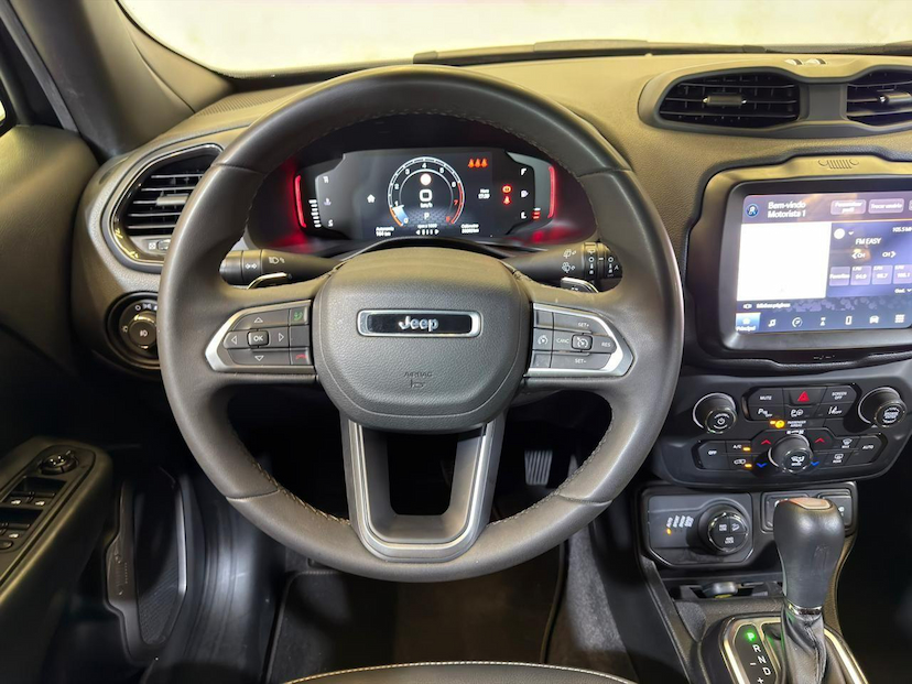 Foto do veículo JEEP RENEGADE  S T2704X4 2023 33.189 KM 118.900,00