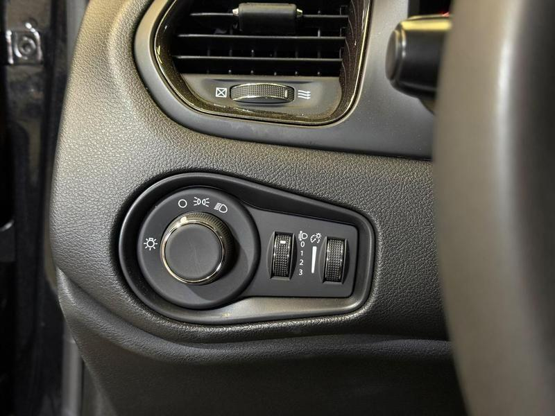 Foto do veículo JEEP RENEGADE  LGTD T270 2023 31.264 KM 105.900,00