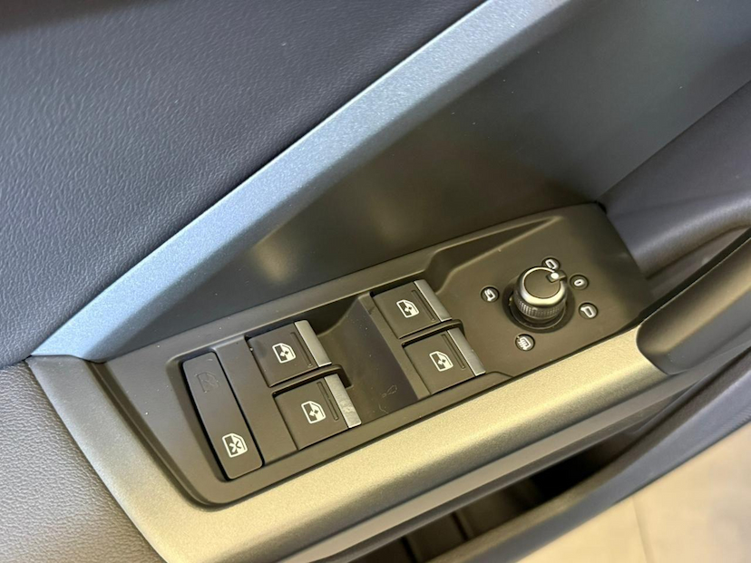 Foto do veículo AUDI Q3  2.0 TFSI 2025 2.279 KM 324.900,00