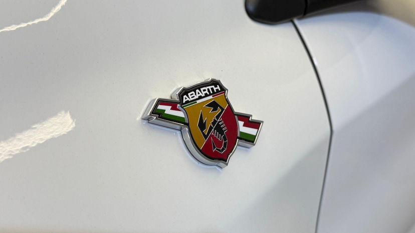 Foto do veículo FIAT FASTBACK  ABARTH 270 2024 9.800 KM 135.900,00