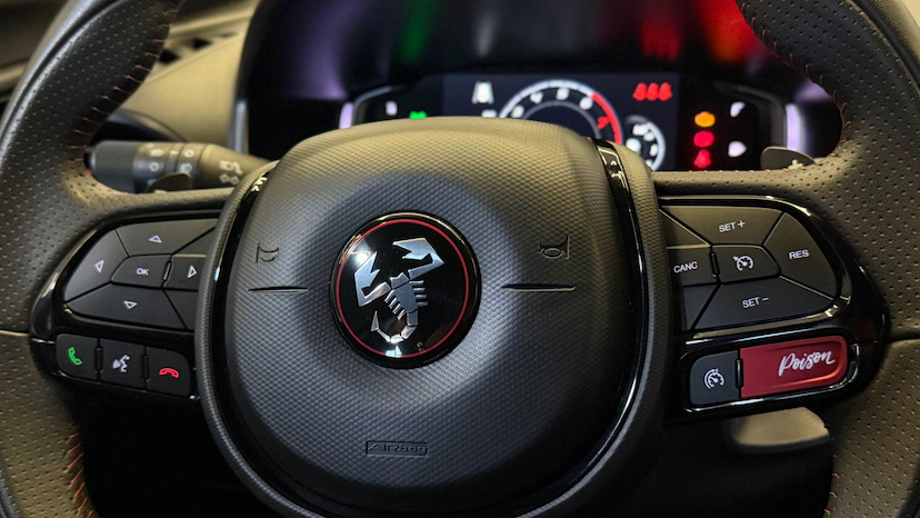 Foto do veículo FIAT FASTBACK  ABARTH 270 2024 9.800 KM 135.900,00