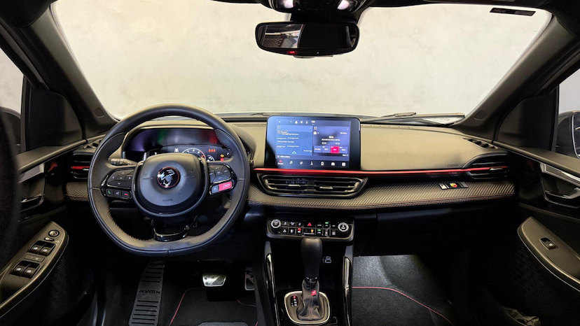 Foto do veículo FIAT FASTBACK  ABARTH 270 2024 9.800 KM 135.900,00