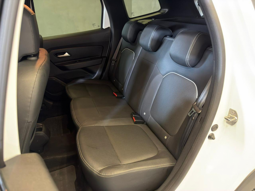 Foto do veículo RENAULT DUSTER  ICO16 CVT 2024 28.000 KM 104.900,00