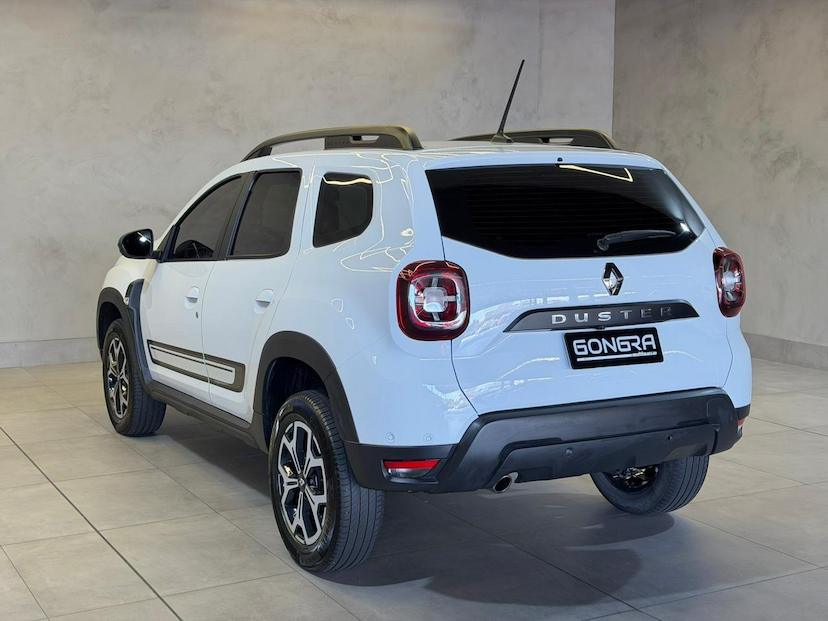 Foto do veículo RENAULT DUSTER  ICO16 CVT 2024 28.000 KM 104.900,00