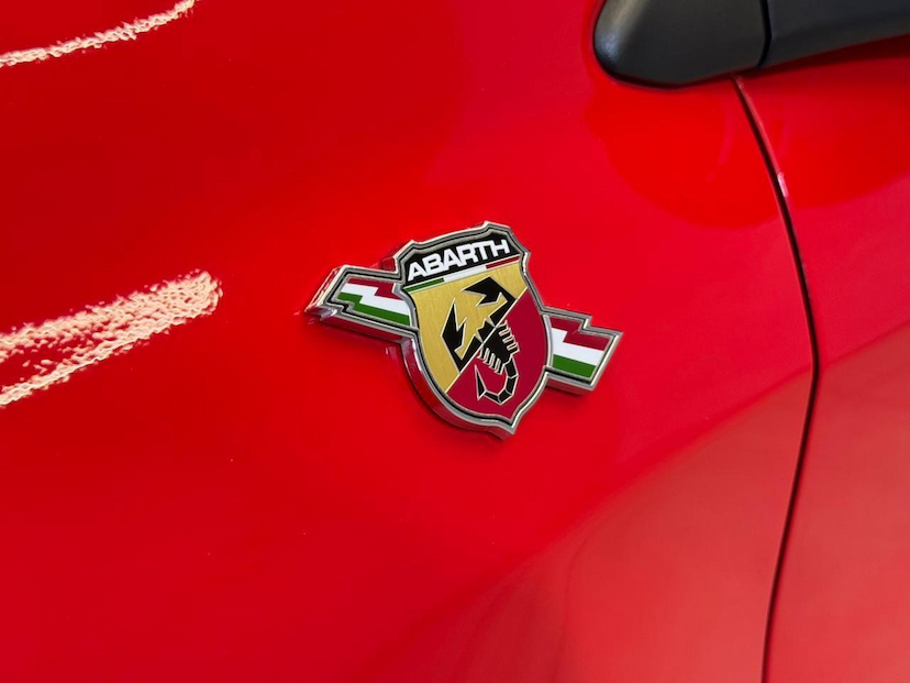 Foto do veículo FIAT PULSE  ABARTH 270 2025 1.221 KM 132.900,00