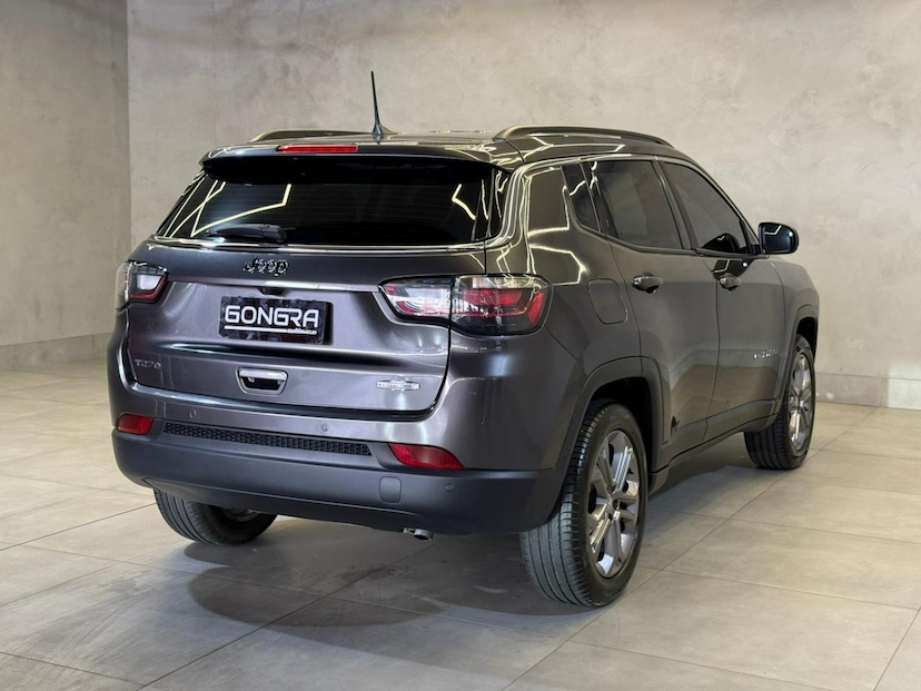 Foto do veículo JEEP COMPASS  LONG TF 2024 21.691 KM 139.900,00