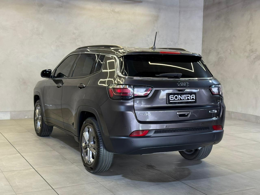 Foto do veículo JEEP COMPASS  LONG TF 2024 21.691 KM 139.900,00