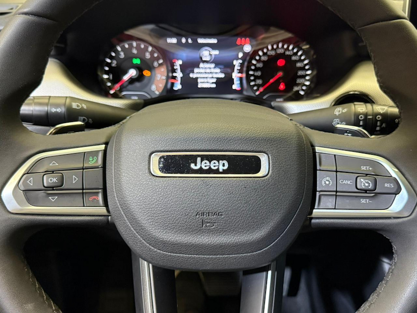 Foto do veículo JEEP COMPASS  LONG TF 2024 21.691 KM 139.900,00